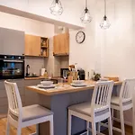 Lakeview Modern Condo-tennis, Parking, Balcony Клуж-Напока