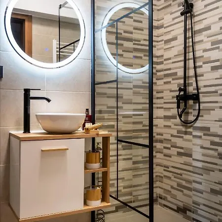 Lakeview Modern Condo-tennis, Parking, Balcony * Cluj-Napoca