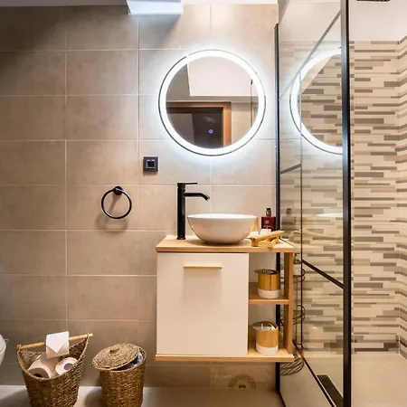 Lakeview Modern Condo-tennis, Parking, Balcony Lejlighed