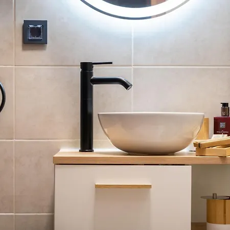 Appartement Lakeview Modern Condo-tennis, Parking, Balcony *