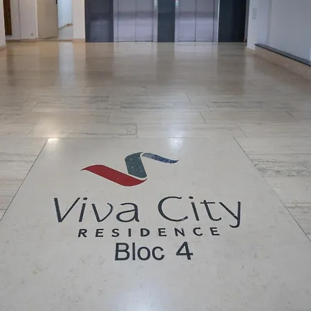 Lakeview Modern Condo-tennis, Parking, Balcony *