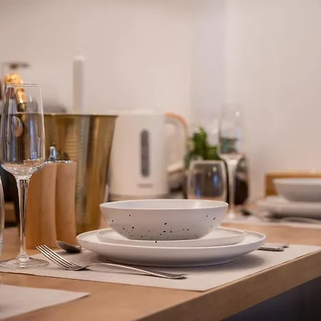 Lakeview Modern Condo-tennis, Parking, Balcony * Cluj-Napoca