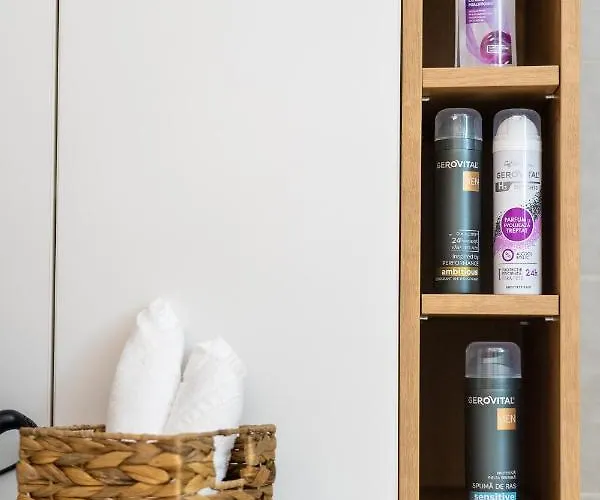 Apartment Lakeview Modern Condo-tennis, Parking, Balcony Cluj-Napoca