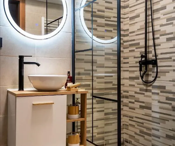 Lakeview Modern Condo-tennis, Parking, Balcony * Cluj-Napoca