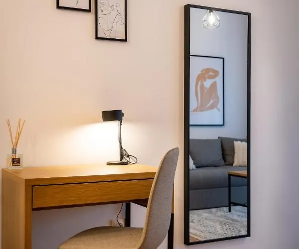 Lakeview Modern Condo-tennis, Parking, Balcony * Cluj-Napoca